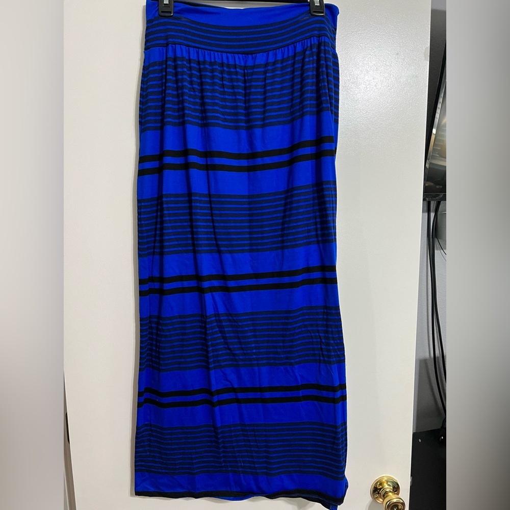 Navy and black horizontal striped skirt